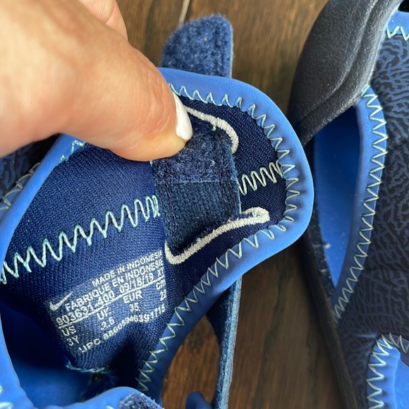 Nike - Picture 3 of 7